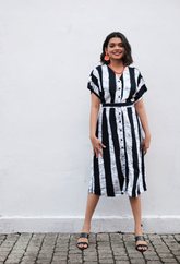 Noir et Blanc - Black and White Stripes Dress