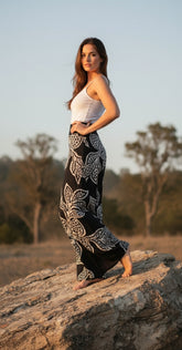 Petal Dune Set (Cream & Black)