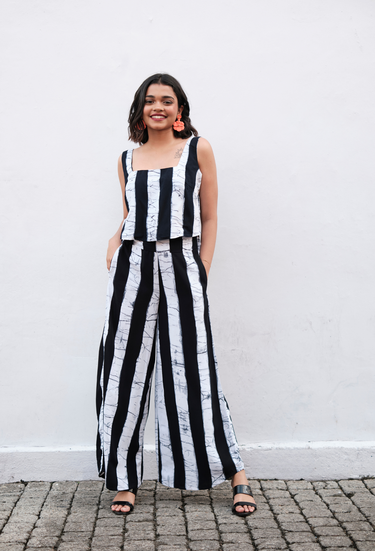 Noir et Blanc - Black and White Stripes Crop Top